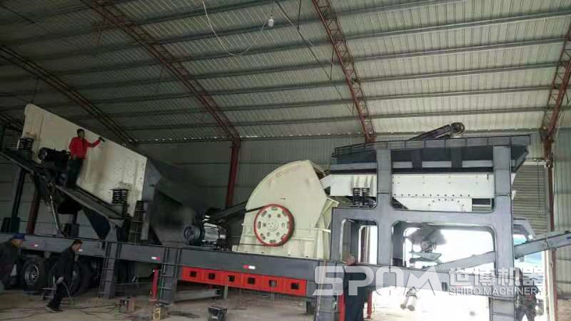 移動錘式破碎機(jī) 三合一移動破碎機(jī)